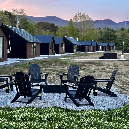 Emrose Luxury Cabins Brandon ภายนอก รูปภาพ