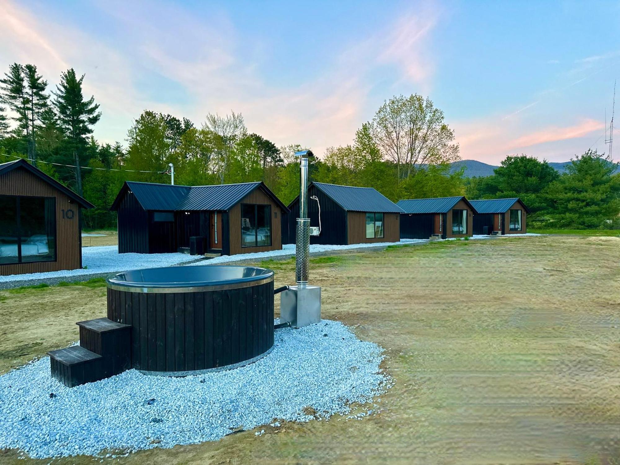 Emrose Luxury Cabins Brandon ภายนอก รูปภาพ