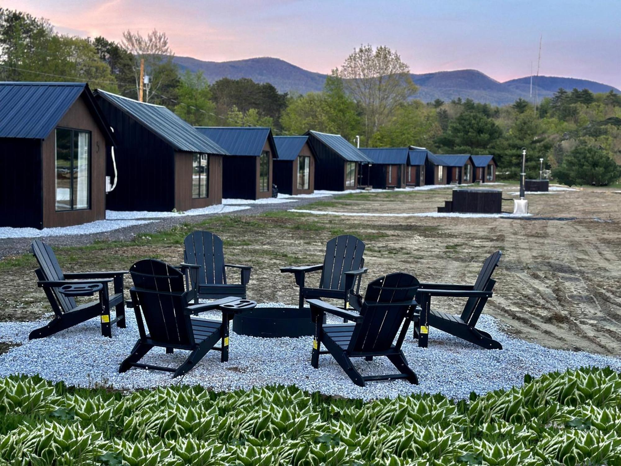 Emrose Luxury Cabins Brandon ภายนอก รูปภาพ